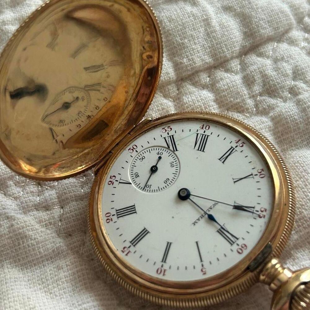 American-vintage Men's Gold and White Watch